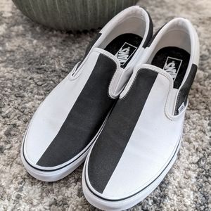 NWOB Mens VANS black and white slip-ons